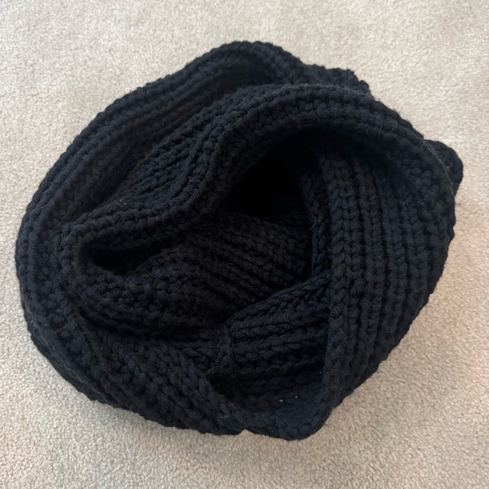 Banana Republic Black Knit Wool Infinity Scarf
